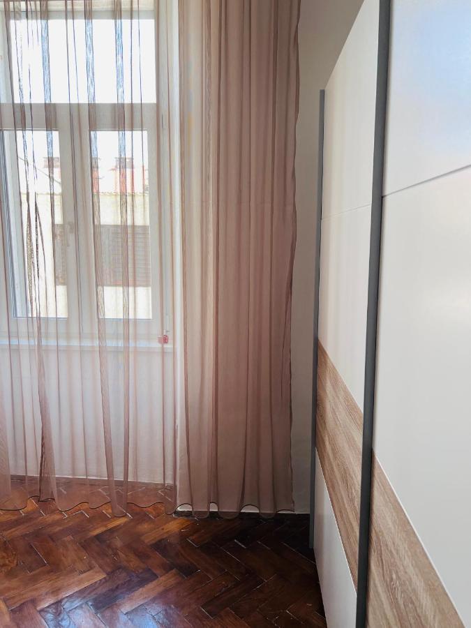 Apartment For Special Getaway Rose พูลา ภายนอก รูปภาพ