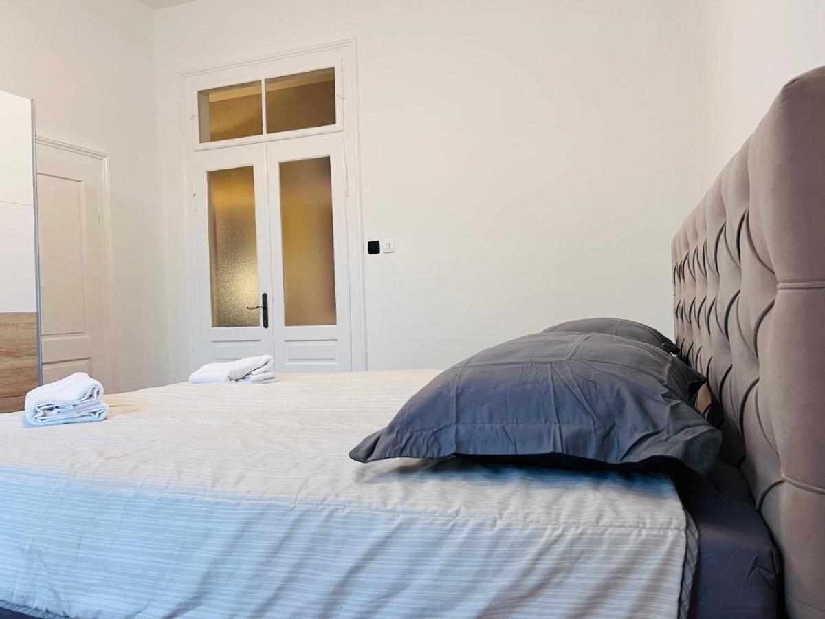 Apartment For Special Getaway Rose พูลา ภายนอก รูปภาพ