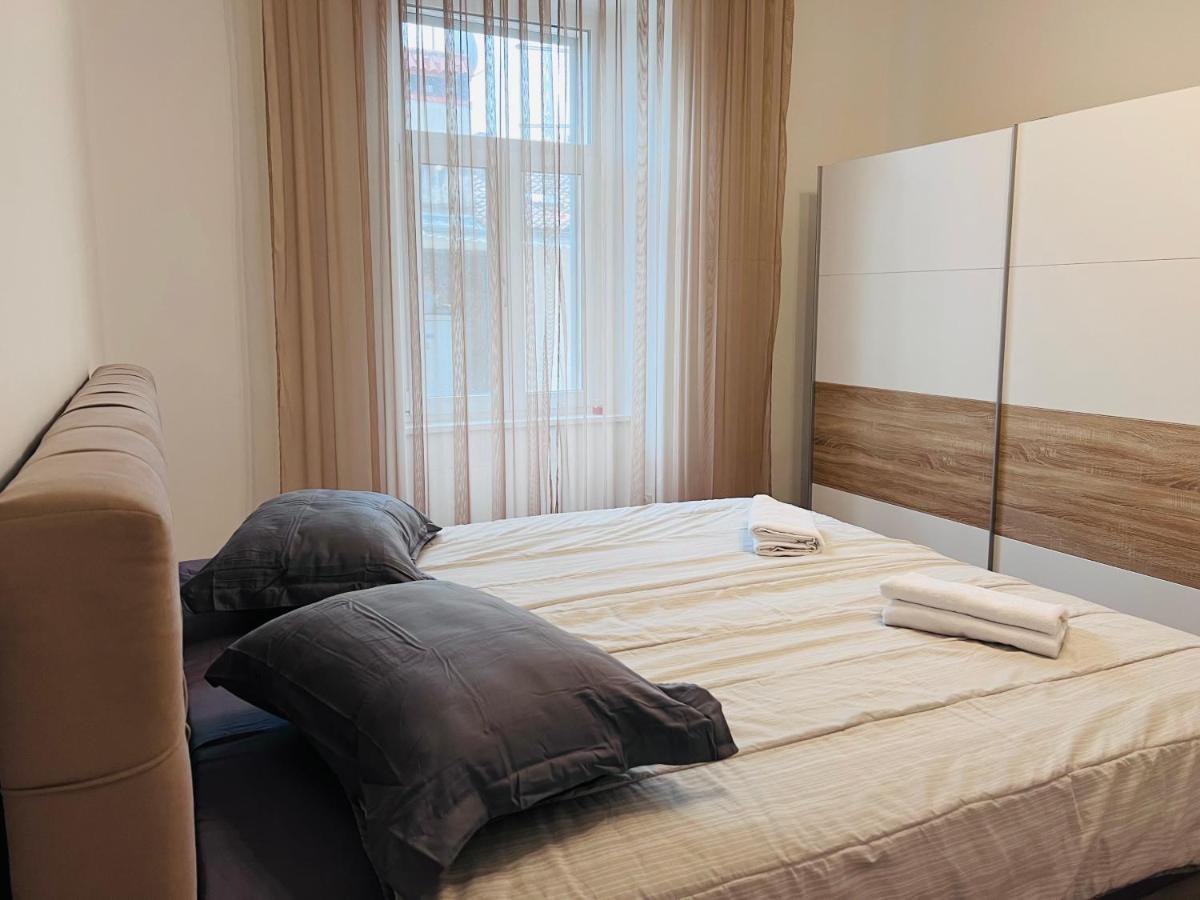 Apartment For Special Getaway Rose พูลา ภายนอก รูปภาพ
