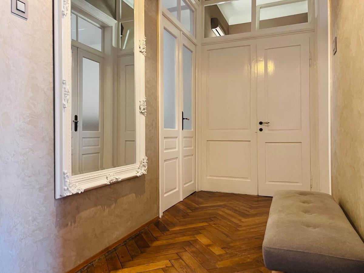 Apartment For Special Getaway Rose พูลา ภายนอก รูปภาพ