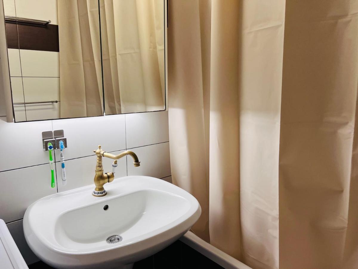 Apartment For Special Getaway Rose พูลา ภายนอก รูปภาพ