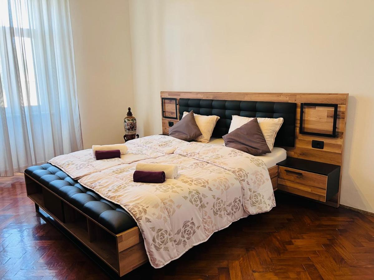 Apartment For Special Getaway Rose พูลา ภายนอก รูปภาพ
